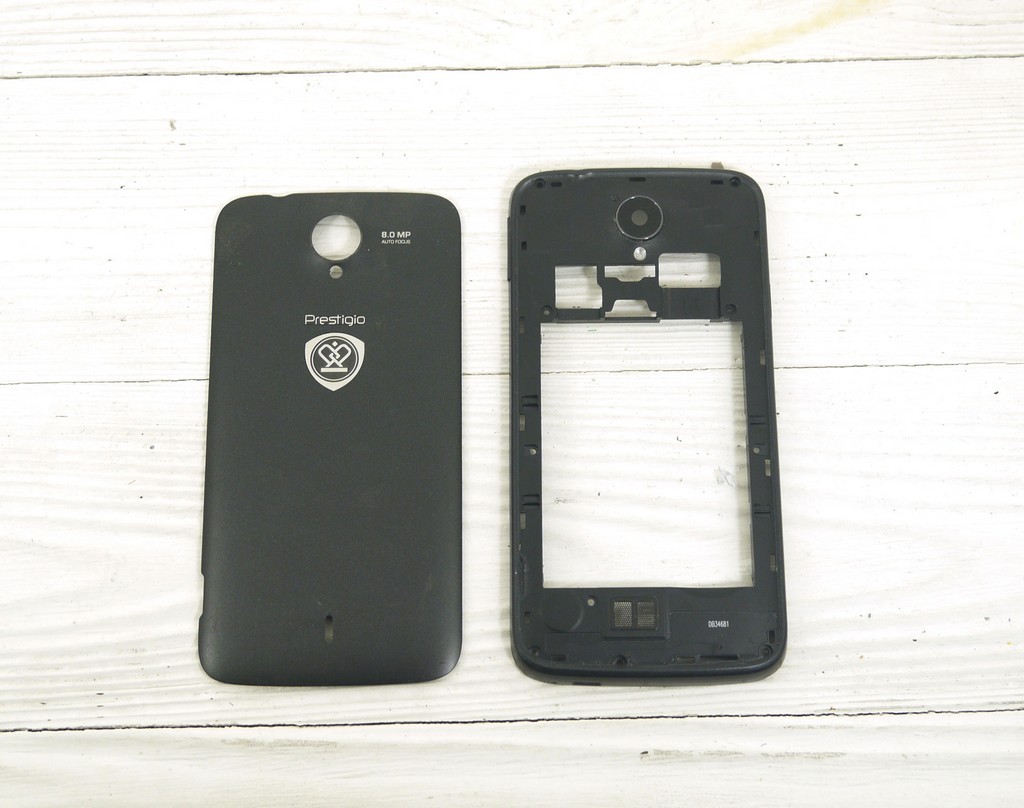 Задняя крышка/Внутренняя рамка для Prestigio MultiPhone PSP3502 DUO, б/у